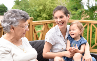 7 Tips to Have an Enjoyable Visit with Someone Living with Dementia